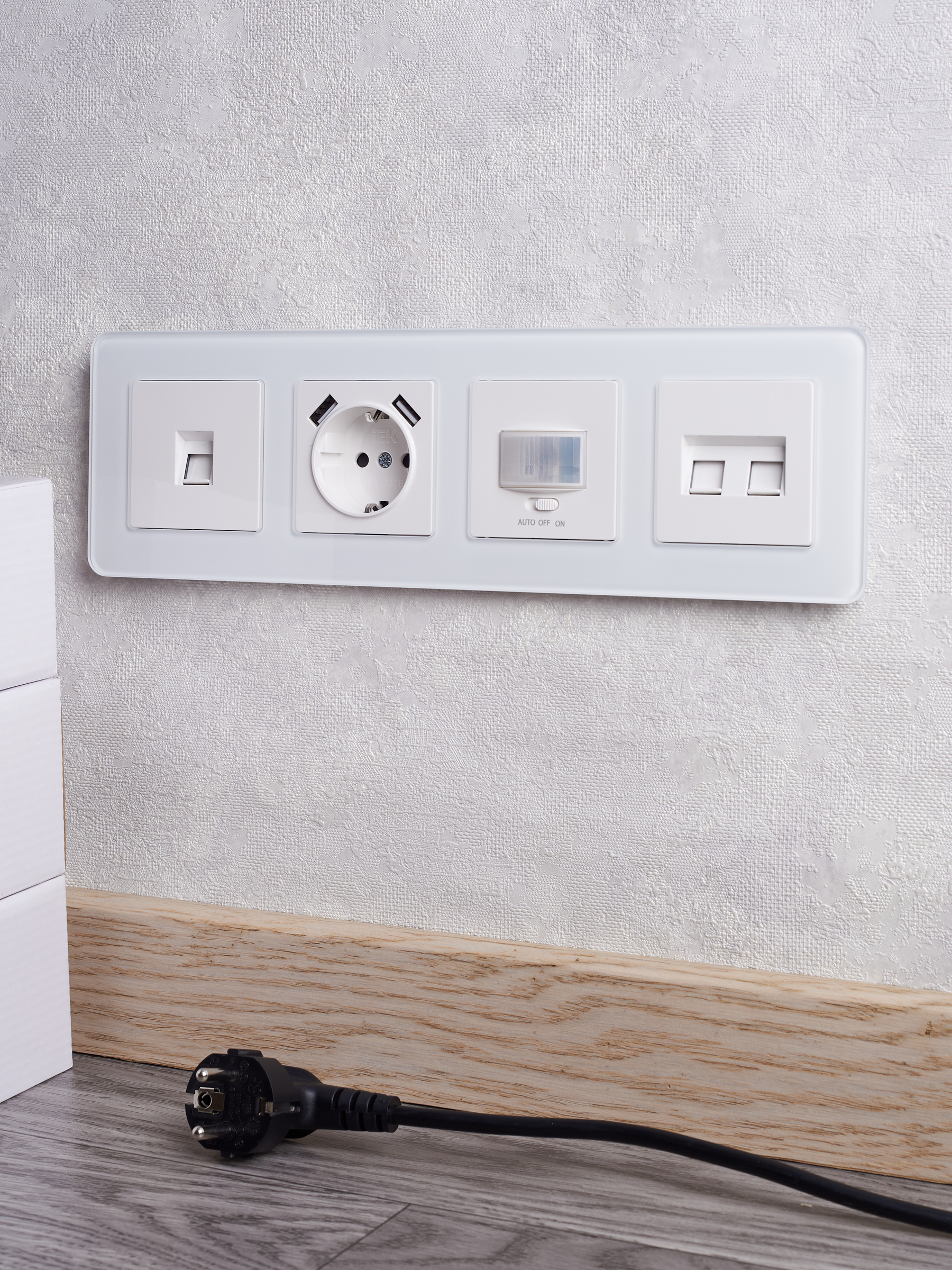 BRITE Датчик движения ДС10-1-БрБ бел. IEK