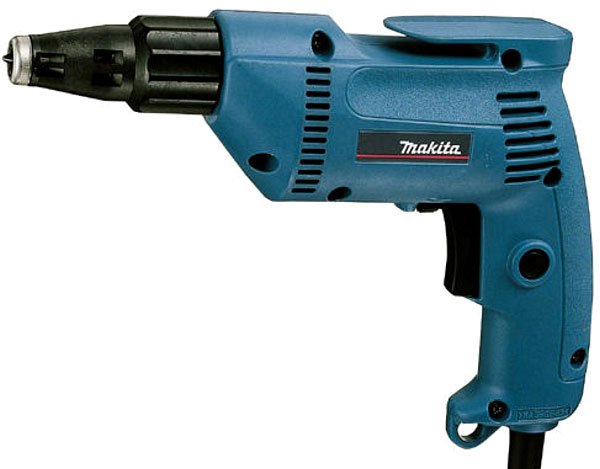 Сетевой шуруповерт Makita 6821